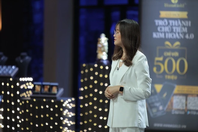 CEO Hanagold vừa bị bắt từng lên Shark Tank gọi vốn 5,3 tỷ đồng, cả dàn “cá mập” phản ứng gay gắt CEO Hanagold vừa bị bắt từng lên Shark Tank gọi vốn 5,3 tỷ đồng, cả dàn “cá mập” phản ứng gay gắt