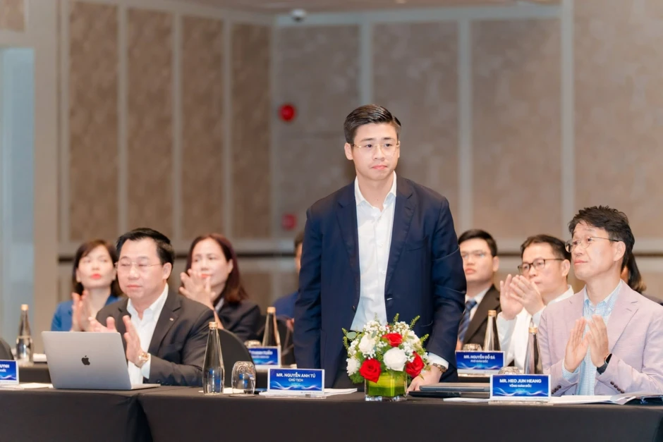 Chân dung người Việt SN 1998 làm Tổng giám đốc năm 24 tuổi, 28 tuổi trúng cử đại biểu HĐND tỉnh Ninh Bình Chân dung người Việt SN 1998 làm Tổng giám đốc năm 24 tuổi, 28 tuổi trúng cử đại biểu HĐND tỉnh Ninh Bình