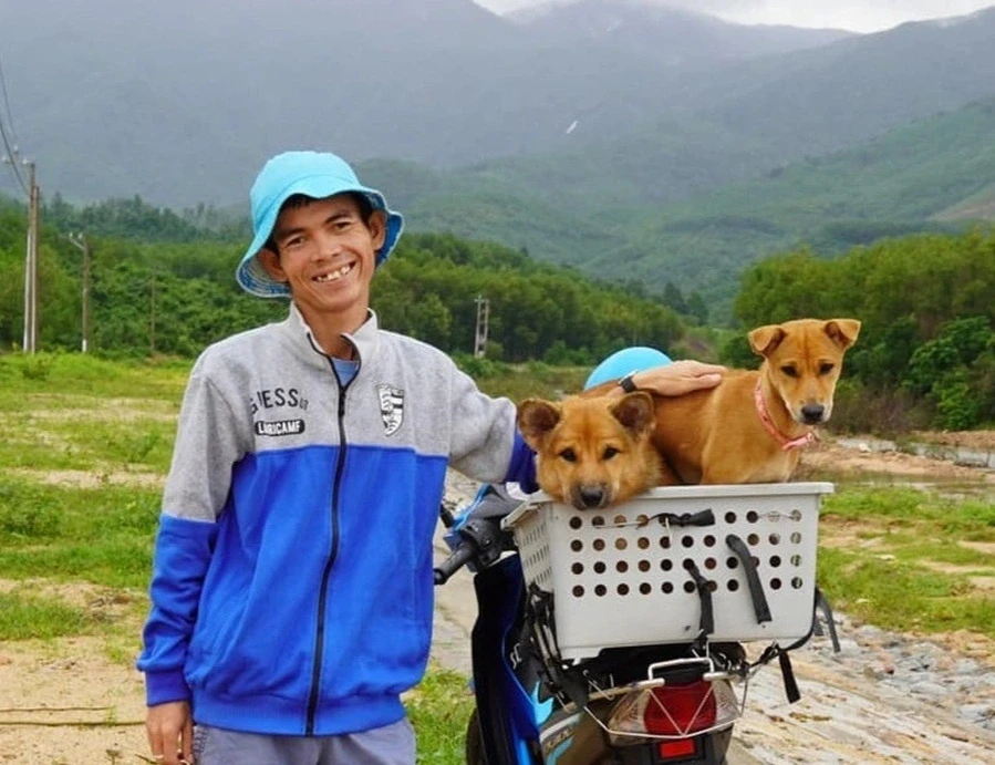 Chàng chăn bò, cô bán hàng rong ở Việt Nam nổi tiếng thế giới sau một đêm Chàng chăn bò, cô bán hàng rong ở Việt Nam nổi tiếng thế giới sau một đêm