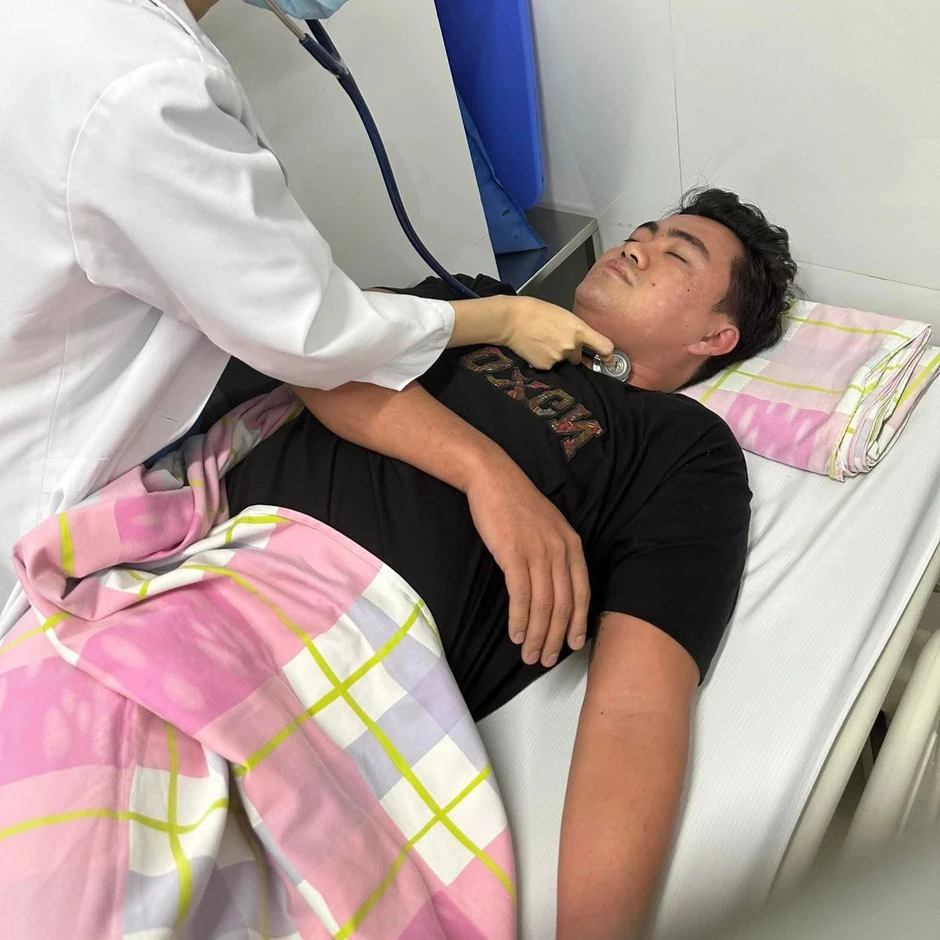 Chàng trai Hà Nội sưng mắt, khó thở vì món đặc sản "khổ trước, sướng sau" Chàng trai Hà Nội sưng mắt, khó thở vì món đặc sản "khổ trước, sướng sau"