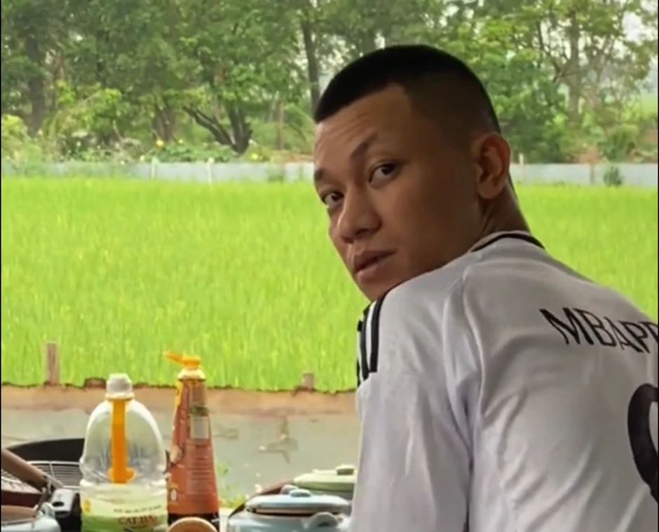 Chàng trai Việt Nam bất ngờ nổi tiếng vì có ngoại hình giống cầu thủ Mbappe Chàng trai Việt Nam bất ngờ nổi tiếng vì có ngoại hình giống cầu thủ Mbappe