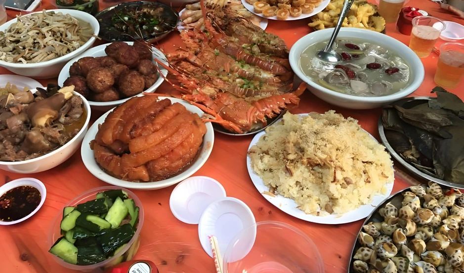 Cháu trai đỗ ĐH top đầu, ông đặt 35 bàn tiệc mừng nhưng chỉ 2 bàn có khách đến dự Cháu trai đỗ ĐH top đầu, ông đặt 35 bàn tiệc mừng nhưng chỉ 2 bàn có khách đến dự