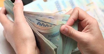 Chị chồng vay giúp 300 triệu làm nhà, vợ chồng tôi mang ơn và ròng rã trả nợ suốt 2 năm, đến giờ mới biết sự thật điếng lặng