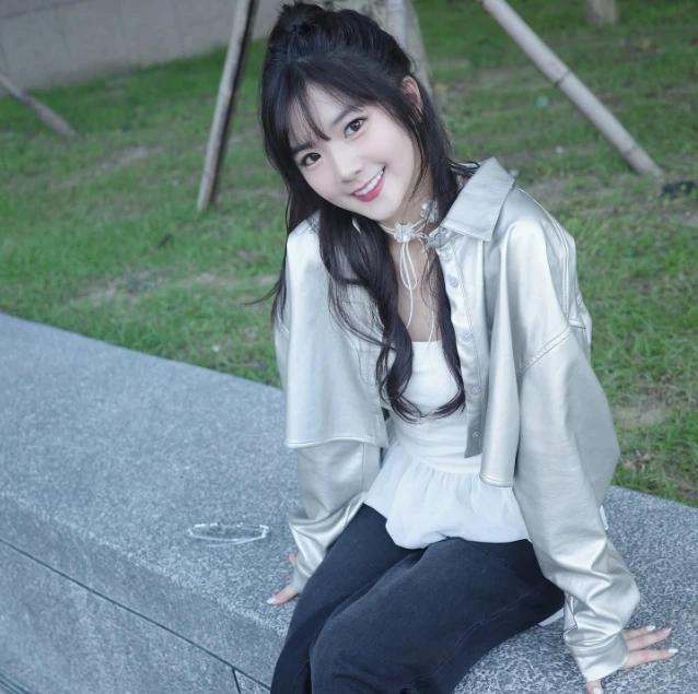 Chỉ một khoảnh khắc trên sân, hot girl xinh đẹp khiến nam fan say như điếu đổ, chính chủ có hành động "vỡ òa" ngay sau đó Chỉ một khoảnh khắc trên sân, hot girl xinh đẹp khiến nam fan say như điếu đổ, chính chủ có hành động "vỡ òa" ngay sau đó