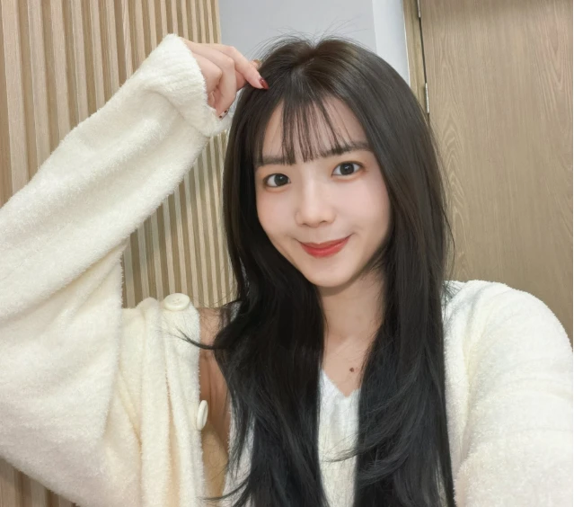 Chỉ một khoảnh khắc trên sân, hot girl xinh đẹp khiến nam fan say như điếu đổ, chính chủ có hành động "vỡ òa" ngay sau đó Chỉ một khoảnh khắc trên sân, hot girl xinh đẹp khiến nam fan say như điếu đổ, chính chủ có hành động "vỡ òa" ngay sau đó
