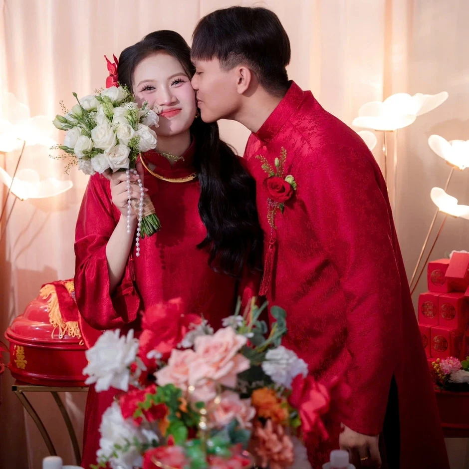 Chiếc ghế trống tại đám cưới cô dâu ở Đồng Nai khiến nhiều người nghẹn lòng Chiếc ghế trống tại đám cưới cô dâu ở Đồng Nai khiến nhiều người nghẹn lòng