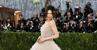 Chiếc váy ngắn "biết thổi bong bóng" xuất hiện ở Met Gala và viral toàn cầu: Eileen Gu đã đúng!