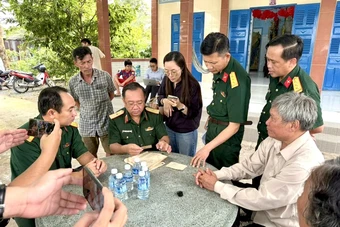 Chính ủy Bộ Tư lệnh TP.HCM đến tận nhà xác minh thân nhân liệt sĩ Huỳnh Văn Quên