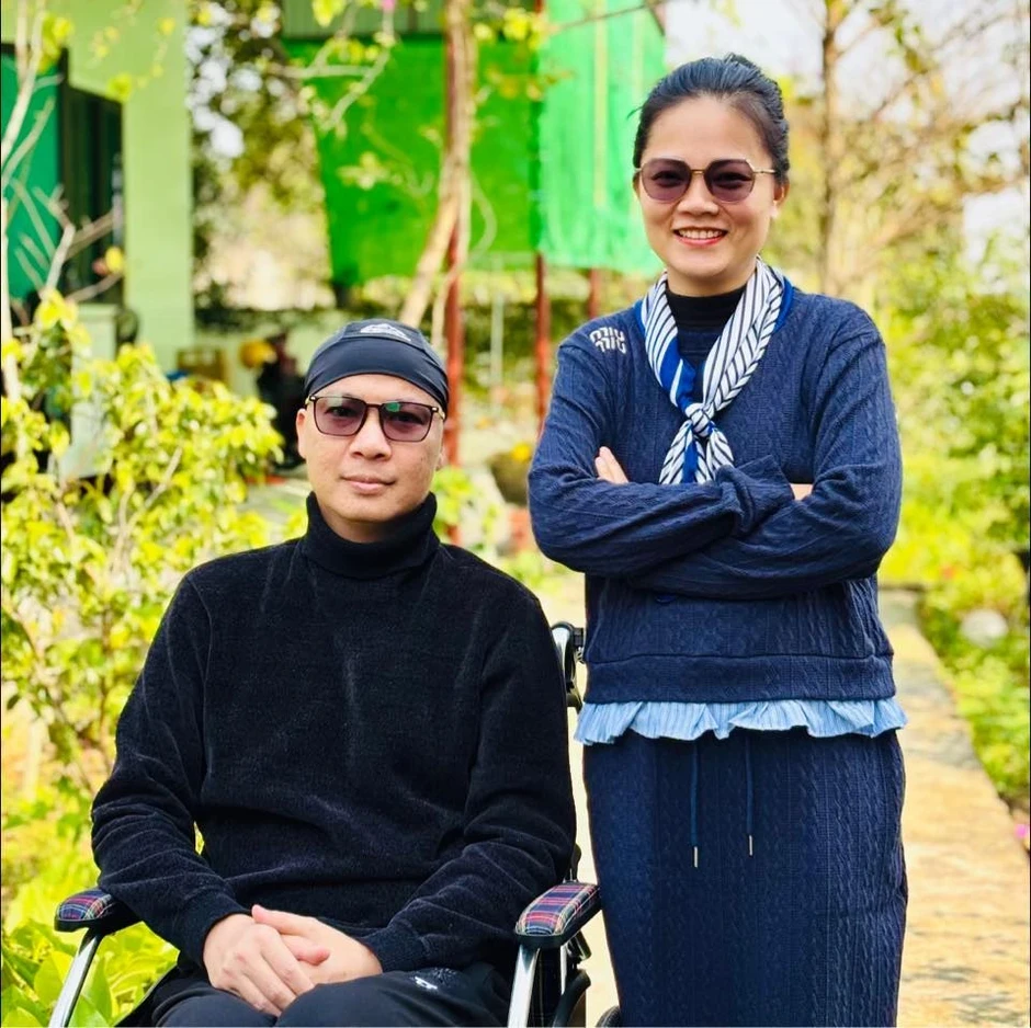 Chồng bị ung thư máu, vợ 7 năm 'nửa bước không rời' Chồng bị ung thư máu, vợ 7 năm 'nửa bước không rời'