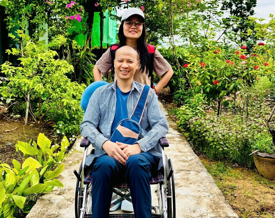 Chồng bị ung thư máu, vợ 7 năm 'nửa bước không rời' Chồng bị ung thư máu, vợ 7 năm 'nửa bước không rời'