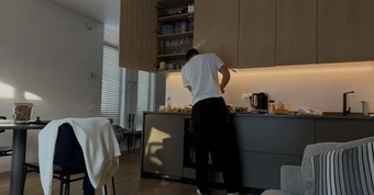 Chồng cũ chu cấp tháng 30 triệu nuôi con với điều kiện tôi không được tái hôn, nghe lý do anh ta đưa ra mà tôi sôi sục
