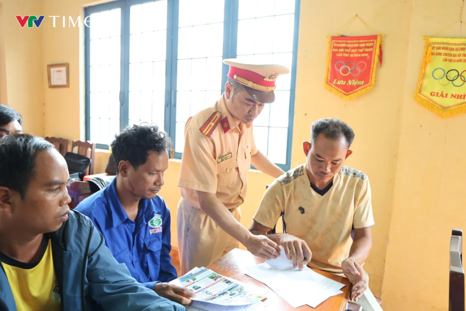Chủ động bảo vệ người mưu sinh trên sông nước mùa mưa bão Chủ động bảo vệ người mưu sinh trên sông nước mùa mưa bão