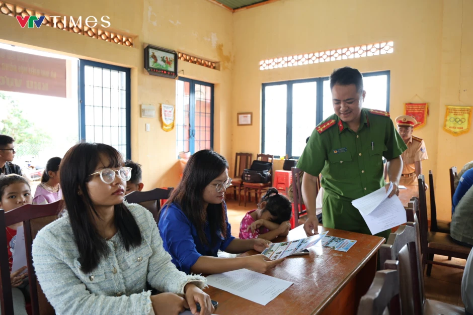 Chủ động bảo vệ người mưu sinh trên sông nước mùa mưa bão Chủ động bảo vệ người mưu sinh trên sông nước mùa mưa bão