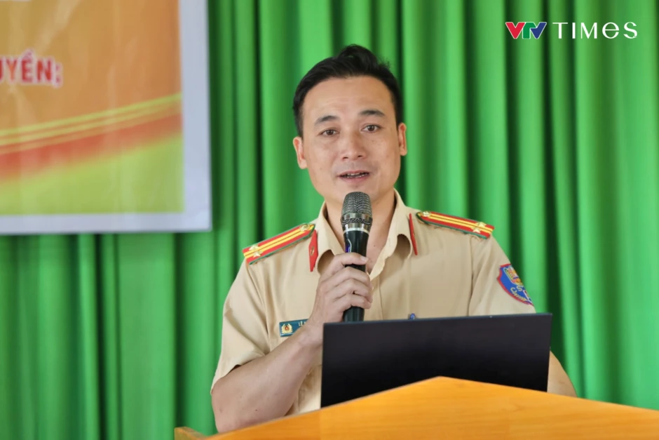 Chủ động bảo vệ người mưu sinh trên sông nước mùa mưa bão Chủ động bảo vệ người mưu sinh trên sông nước mùa mưa bão