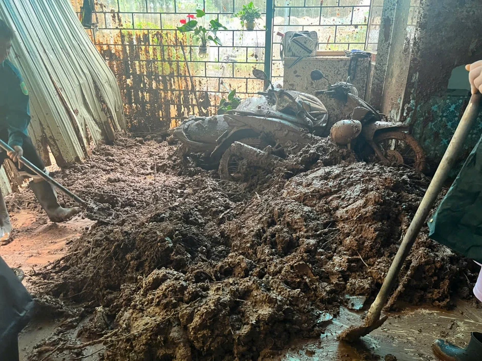 Chủ khách sạn mở cửa đón người dân vùng sạt lở về ở miễn phí Chủ khách sạn mở cửa đón người dân vùng sạt lở về ở miễn phí