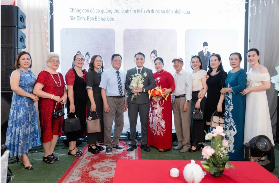 Chú rể Ninh Bình bật khóc nhận món quà bí mật cha quá cố gửi 26 năm trước Chú rể Ninh Bình bật khóc nhận món quà bí mật cha quá cố gửi 26 năm trước