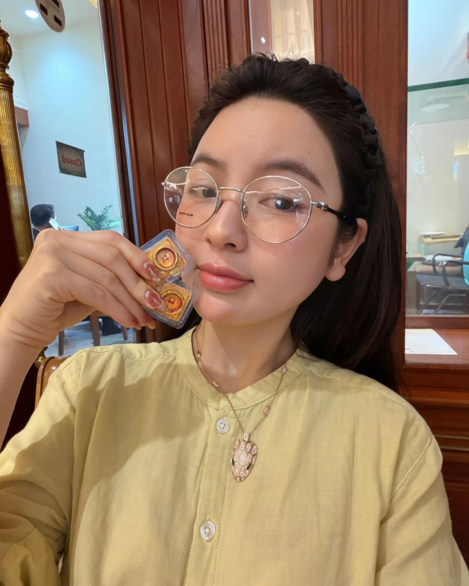 Chu Thanh Huyền gặp sự cố giữa vườn vải Chu Thanh Huyền gặp sự cố giữa vườn vải