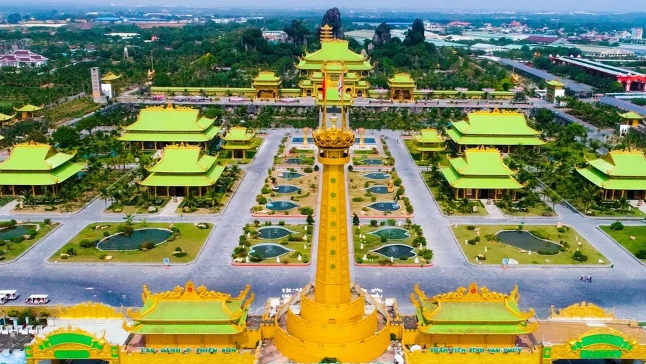 Chưa đầy 80 ngày nữa, khu du lịch 6.000 tỷ của vợ chồng bà Nguyễn Phương Hằng dừng một chính sách áp dụng suốt cả năm Chưa đầy 80 ngày nữa, khu du lịch 6.000 tỷ của vợ chồng bà Nguyễn Phương Hằng dừng một chính sách áp dụng suốt cả năm