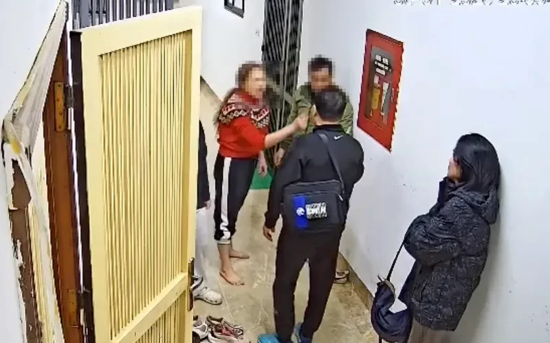 Chuẩn bị xét xử người phụ nữ hành hung hàng xóm tại chung cư ở Hà Nội Chuẩn bị xét xử người phụ nữ hành hung hàng xóm tại chung cư ở Hà Nội