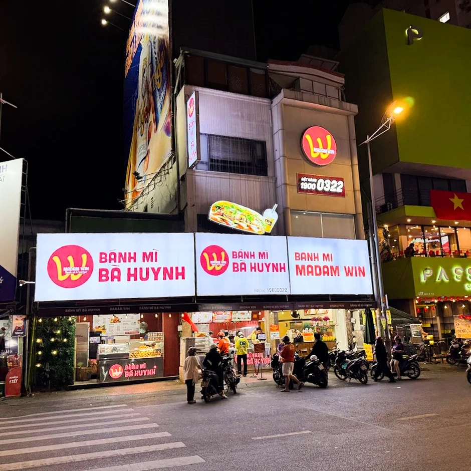 Chuyện gì đã xảy ra với Huynh Hoa và Bà Huynh sau vụ tách khẩu chấn động, danh tính người thứ 3 là ai? Chuyện gì đã xảy ra với Huynh Hoa và Bà Huynh sau vụ tách khẩu chấn động, danh tính người thứ 3 là ai?