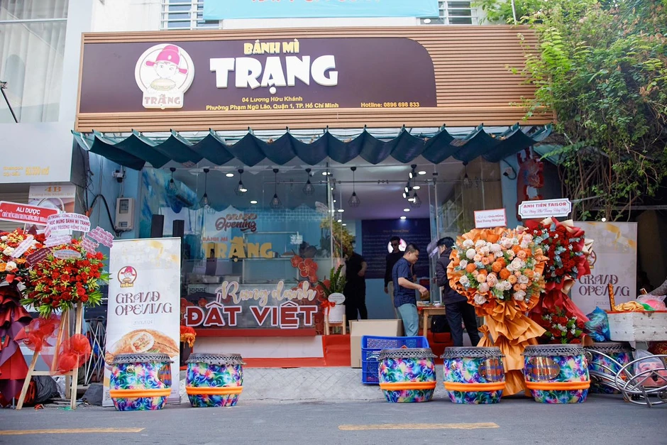 Chuyện gì đã xảy ra với Huynh Hoa và Bà Huynh sau vụ tách khẩu chấn động, danh tính người thứ 3 là ai? Chuyện gì đã xảy ra với Huynh Hoa và Bà Huynh sau vụ tách khẩu chấn động, danh tính người thứ 3 là ai?