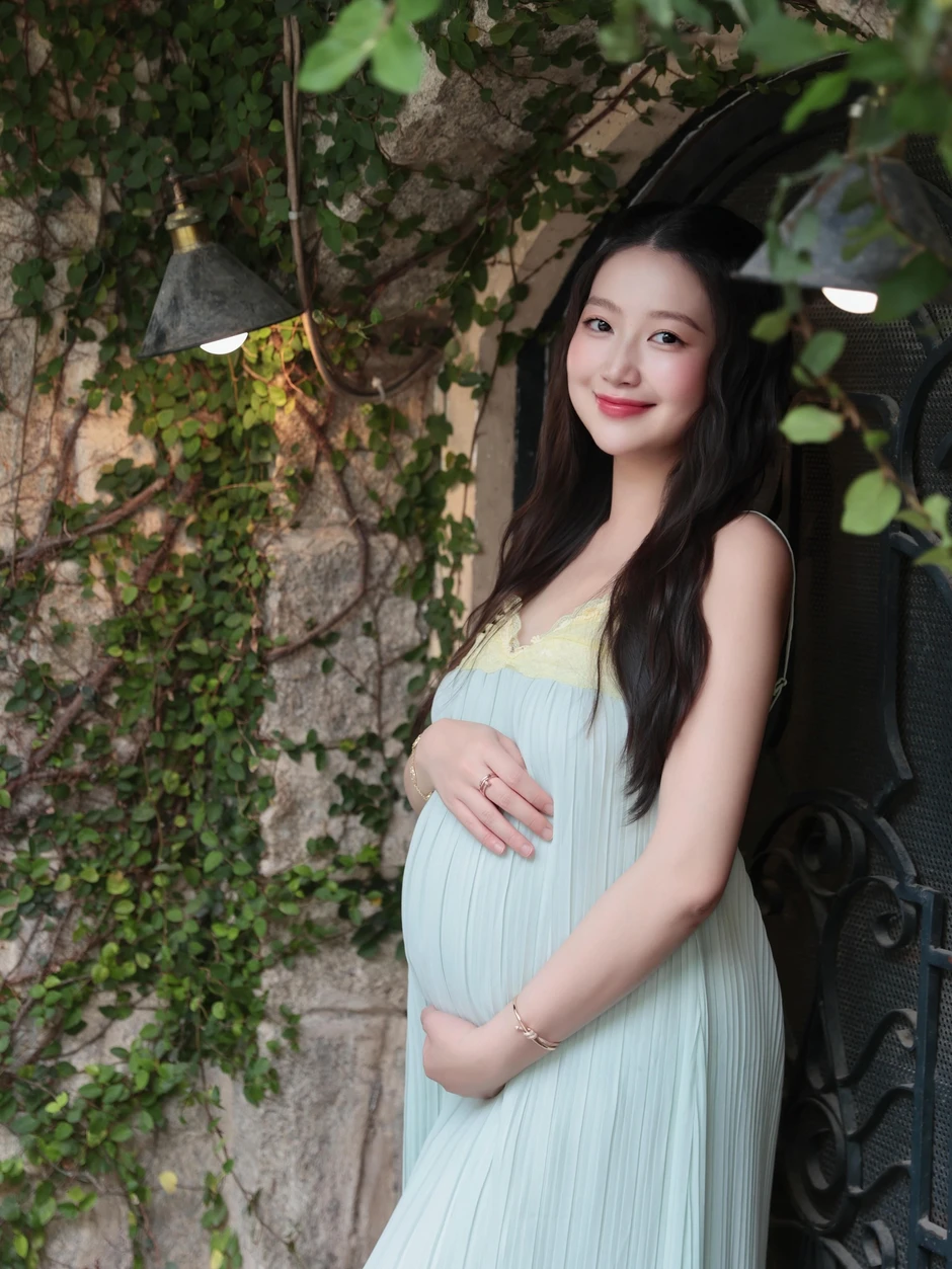 Chuyện tình “cọc đi tìm trâu” của tiểu thư ngành Y và bác sĩ điển trai ở TP.HCM: Chuẩn bị đón con đầu lòng sau 3 năm cưới Chuyện tình “cọc đi tìm trâu” của tiểu thư ngành Y và bác sĩ điển trai ở TP.HCM: Chuẩn bị đón con đầu lòng sau 3 năm cưới