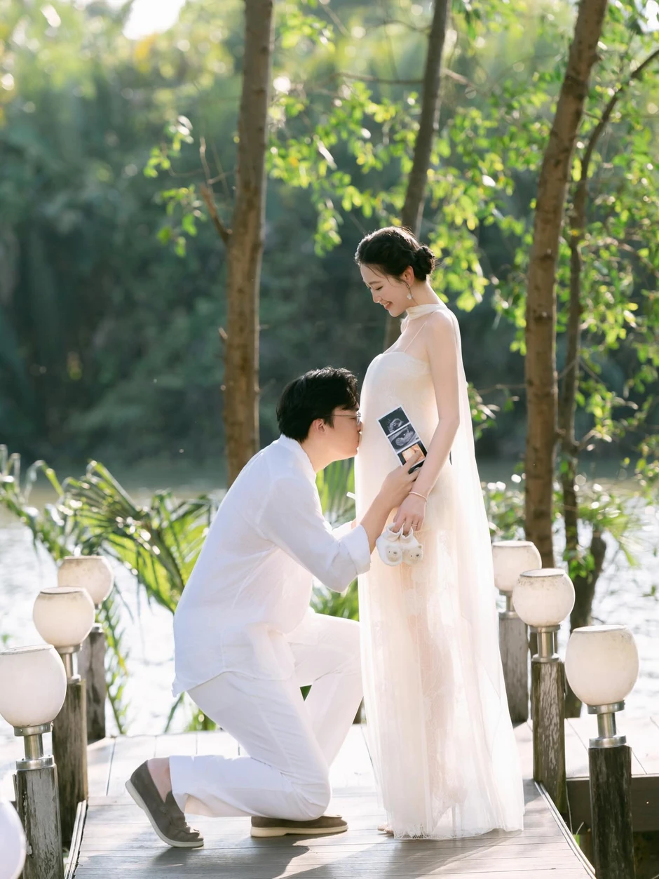 Chuyện tình “cọc đi tìm trâu” của tiểu thư ngành Y và bác sĩ điển trai ở TP.HCM: Chuẩn bị đón con đầu lòng sau 3 năm cưới Chuyện tình “cọc đi tìm trâu” của tiểu thư ngành Y và bác sĩ điển trai ở TP.HCM: Chuẩn bị đón con đầu lòng sau 3 năm cưới
