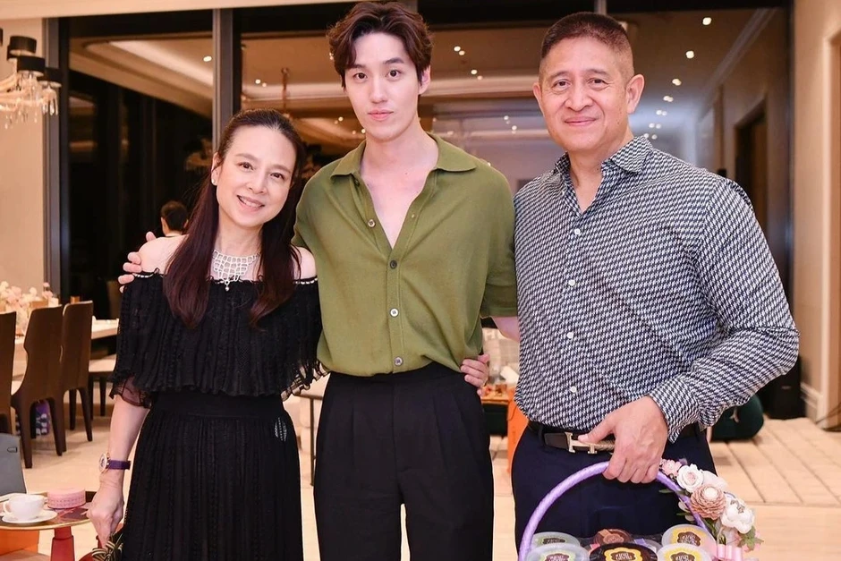 Chuyện tình của Madam Pang và người chồng Tiến sĩ Chuyện tình của Madam Pang và người chồng Tiến sĩ