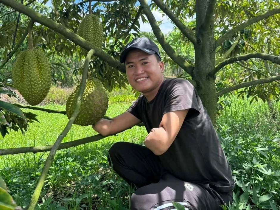 Chuyện tình với bạn gái xinh đẹp làm thay đổi chàng trai cụt hai tay Chuyện tình với bạn gái xinh đẹp làm thay đổi chàng trai cụt hai tay