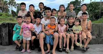 Chuyện về "chú Tuấn" và những đứa trẻ ngoan răm rắp
