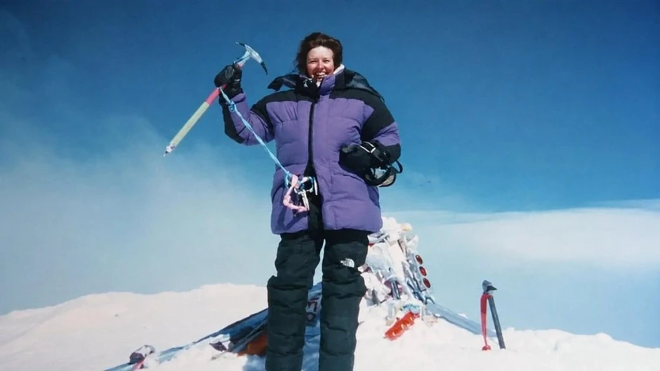Chuyện về thi thể "Người đẹp ngủ" phải nằm lại trên đỉnh Everest lạnh giá Chuyện về thi thể "Người đẹp ngủ" phải nằm lại trên đỉnh Everest lạnh giá