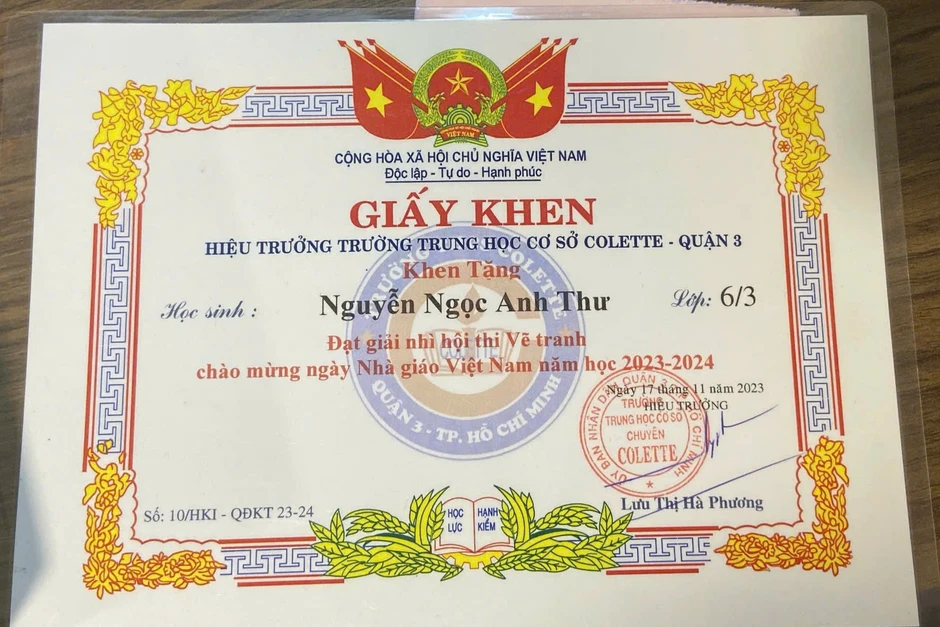 Cô bé 14 tuổi vẽ rồng cho bài kiểm tra, khiến mạng xã hội bất ngờ