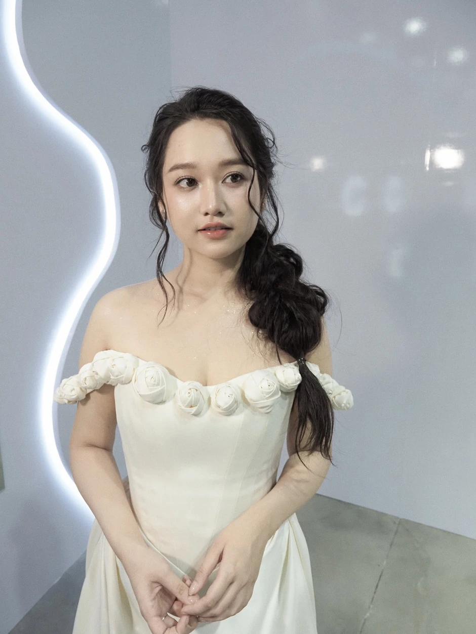 Cô gái đóng phim 180 tỷ đồng bán cơm tấm ở phường Phạm Ngũ Lão, mở bán hàng 2 năm mà không ai hay Cô gái đóng phim 180 tỷ đồng bán cơm tấm ở phường Phạm Ngũ Lão, mở bán hàng 2 năm mà không ai hay