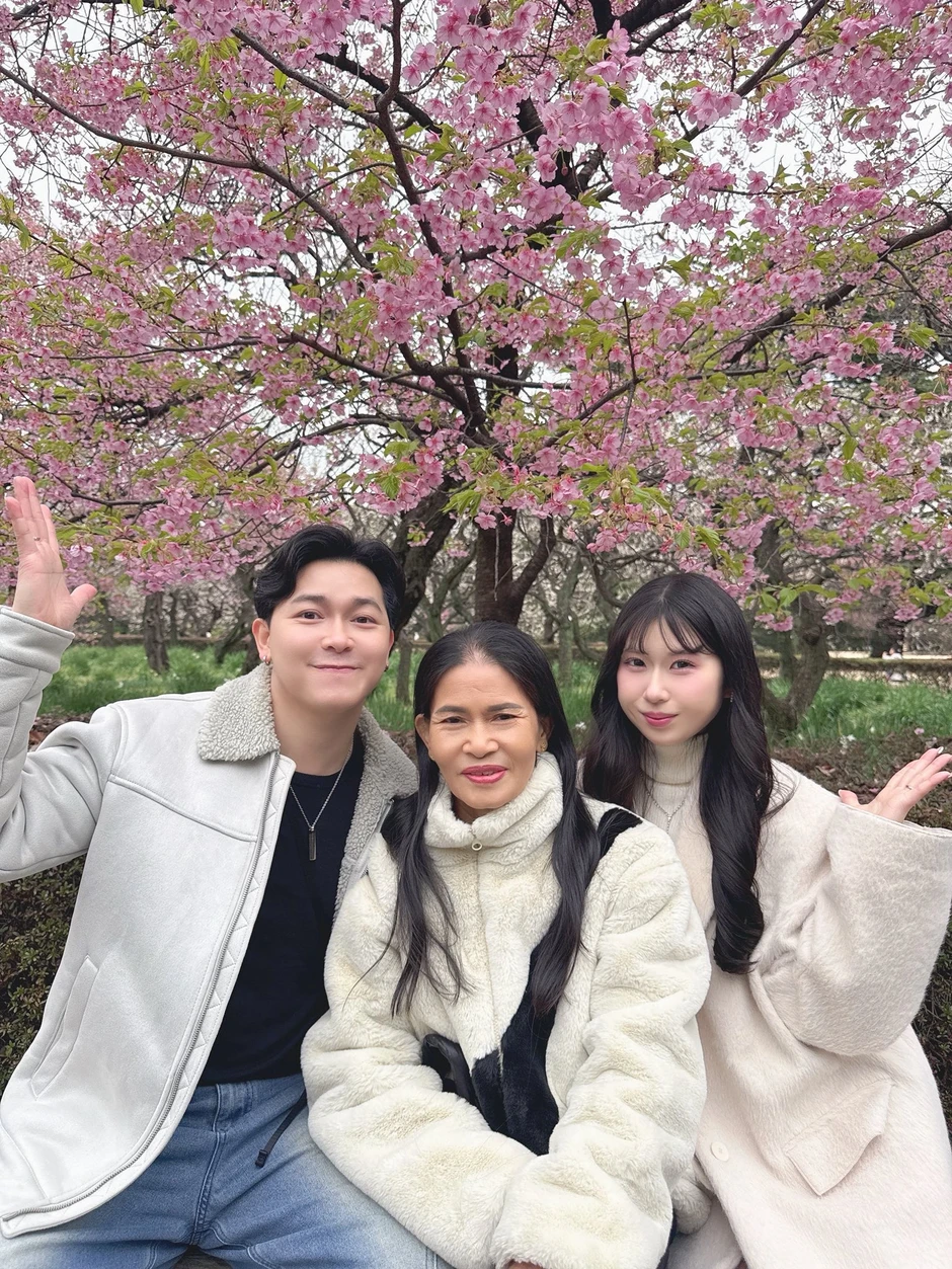 Cô gái Nhật xinh đẹp "phải lòng" chàng quản lý Việt Nam Cô gái Nhật xinh đẹp "phải lòng" chàng quản lý Việt Nam