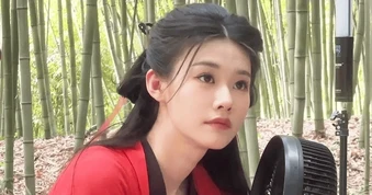 Cô gái Trung Quốc xinh đẹp hút 10 triệu người theo dõi trong 1 ngày là ai?