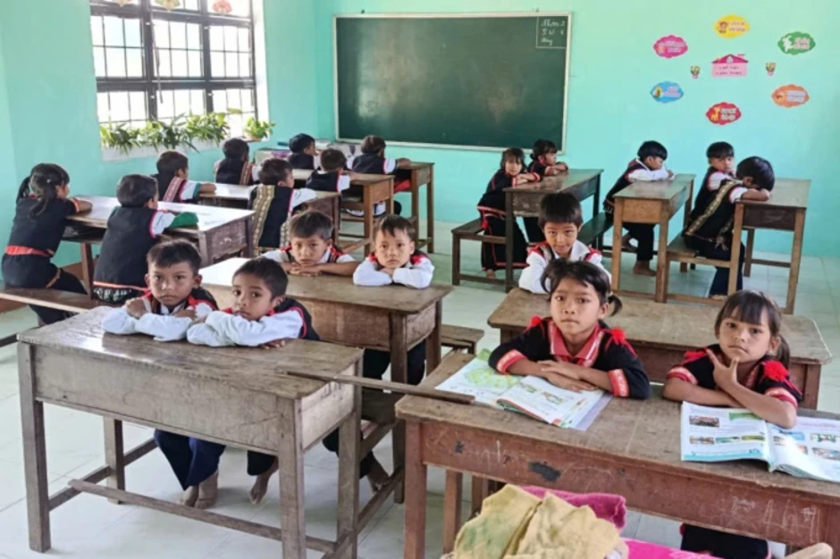 Cô giáo cắm bản và nỗi ám ảnh không có nhà vệ sinh