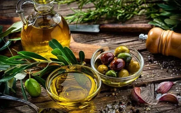 Có nên uống một chút dầu ôliu mỗi sáng? Có nên uống một chút dầu ôliu mỗi sáng?