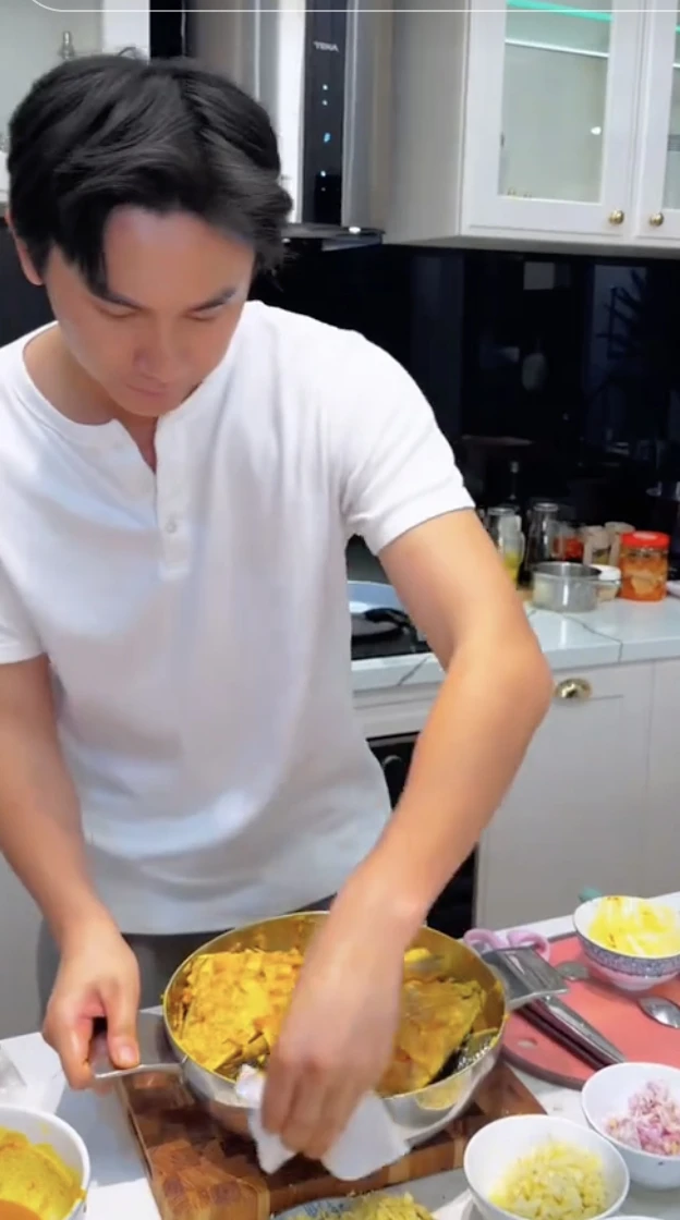 Cơm nhà của Diệp Lâm Anh và tình trẻ Phạm Kiên