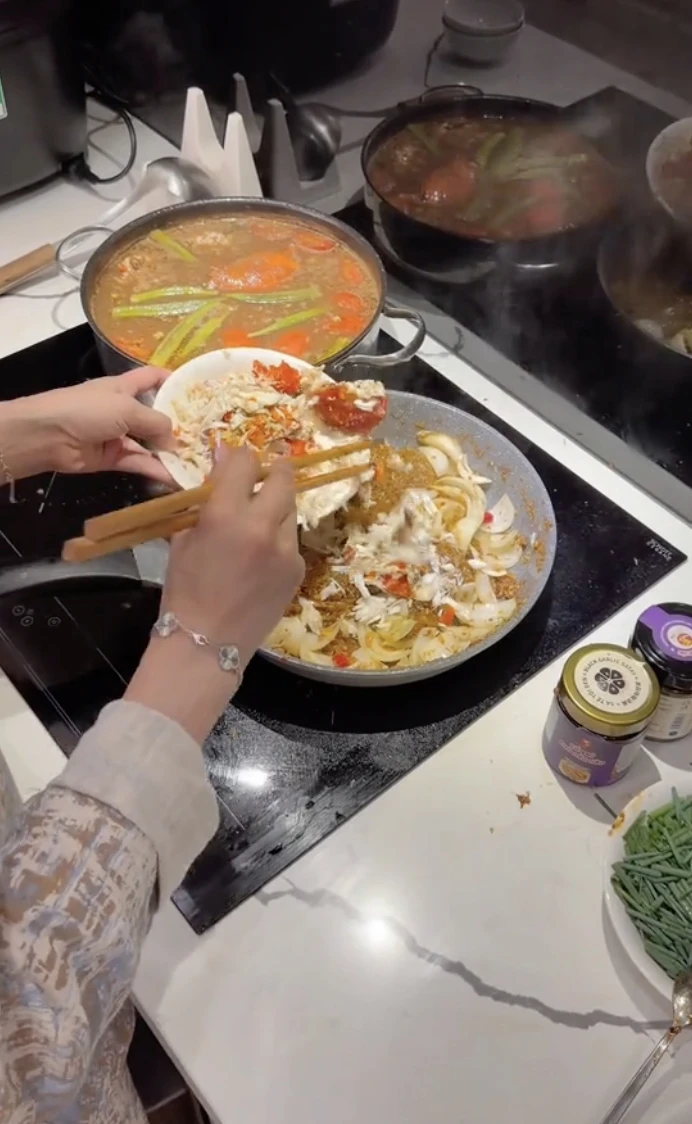 Cơm nhà của Diệp Lâm Anh và tình trẻ Phạm Kiên