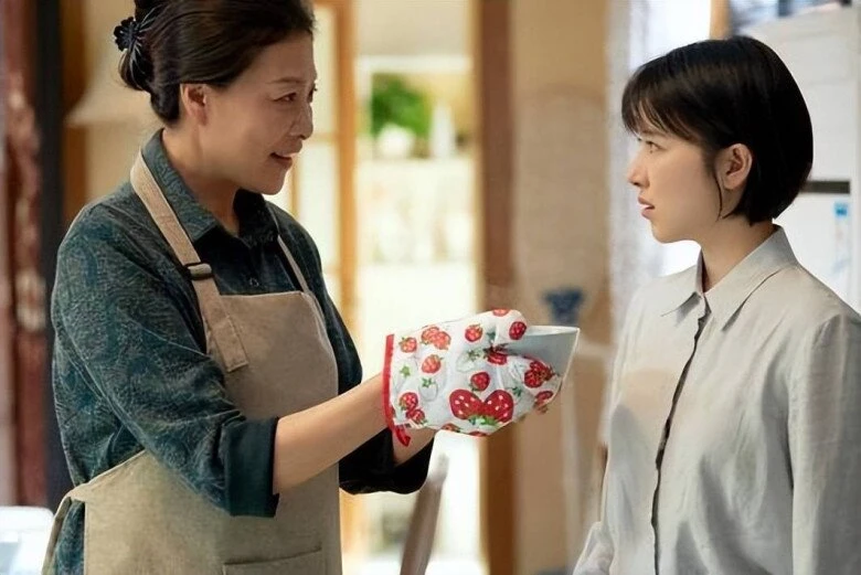 Con dâu chủ động đưa mẹ chồng 100 triệu rồi xin một việc, đến khi biết mục đích tôi mới hiểu nó đã tính chuyện này từ lâu