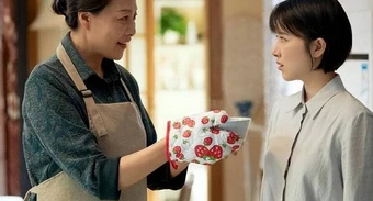 Con dâu chủ động đưa mẹ chồng 100 triệu rồi xin một việc, đến khi biết mục đích tôi mới hiểu nó đã tính chuyện này từ lâu