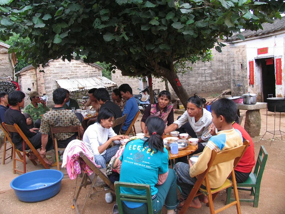 Con nhận giấy báo nhập học đại học: Niềm vui và nỗi buồn Con nhận giấy báo nhập học đại học: Niềm vui và nỗi buồn