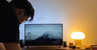 Con trai 35 tuổi vẫn sống một mình, tôi giục cưới mãi cho đến khi nó đưa tôi xem một thứ trong điện thoại