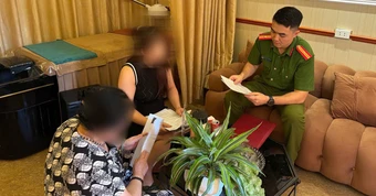 Công an kiểm tra đột xuất nhiều cơ sở xoa bóp, massage