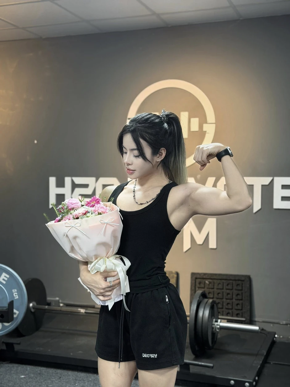 Công khai hình ảnh trước khi "trùng tu" nhan sắc, nữ gymer khiến người xem chỉ biết thốt lên hai từ "quá đỉnh" Công khai hình ảnh trước khi "trùng tu" nhan sắc, nữ gymer khiến người xem chỉ biết thốt lên hai từ "quá đỉnh"