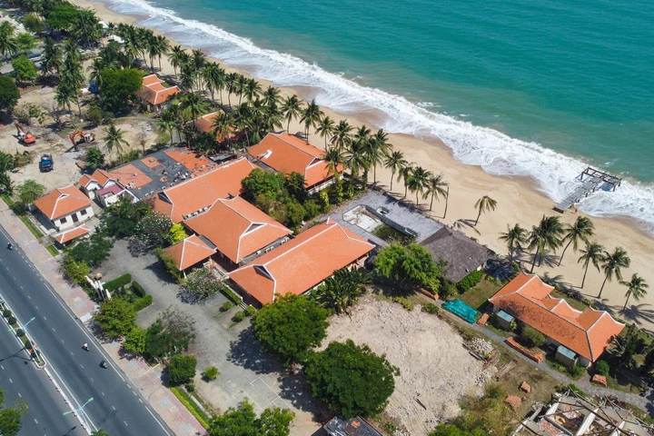 Công trình chắn biển được tháo dỡ, đường ven biển Nha Trang khoe diện mạo mới Công trình chắn biển được tháo dỡ, đường ven biển Nha Trang khoe diện mạo mới