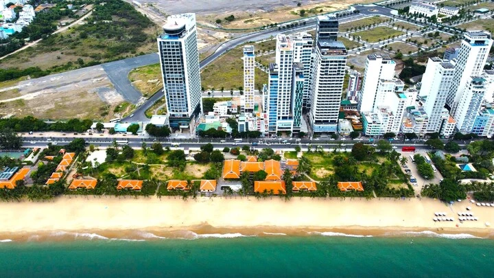 Công trình chắn biển được tháo dỡ, đường ven biển Nha Trang khoe diện mạo mới Công trình chắn biển được tháo dỡ, đường ven biển Nha Trang khoe diện mạo mới