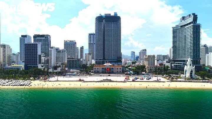 Công trình chắn biển được tháo dỡ, đường ven biển Nha Trang khoe diện mạo mới Công trình chắn biển được tháo dỡ, đường ven biển Nha Trang khoe diện mạo mới