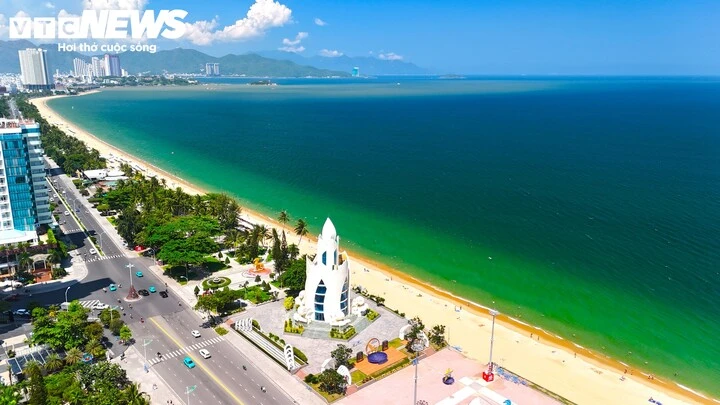 Công trình chắn biển được tháo dỡ, đường ven biển Nha Trang khoe diện mạo mới Công trình chắn biển được tháo dỡ, đường ven biển Nha Trang khoe diện mạo mới