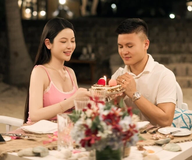 Công việc kiếm tiền tỷ của Chu Thanh Huyền - vợ Quang Hải Công việc kiếm tiền tỷ của Chu Thanh Huyền - vợ Quang Hải